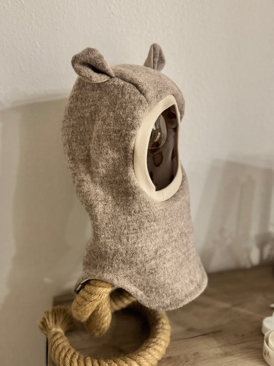 Schlupfmütze aus Wollwalk mit Öhrchen
